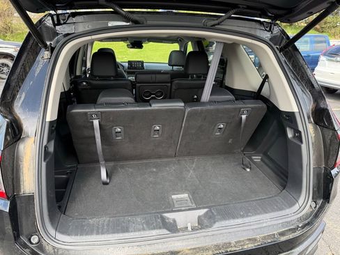Used 2025 Honda Pilot Touring image 6