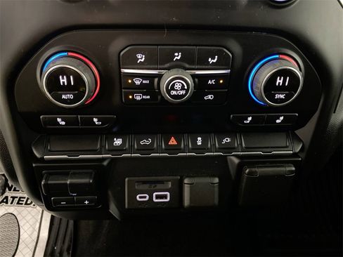 Used 2020 Chevrolet Silverado 2500 LT w/ Convenience Package image 18