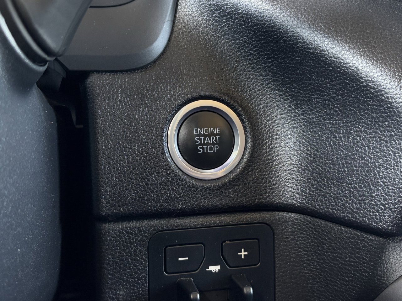 Used 2022 Toyota Tundra SR5 AWD/4WD image 18