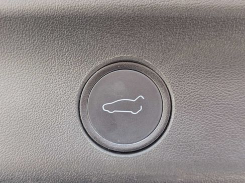 Used 2021 Tesla Model Y Long Range AWD/4WD image 14