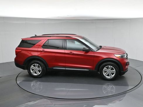 Certified 2023 Ford Explorer XLT RWD image 55