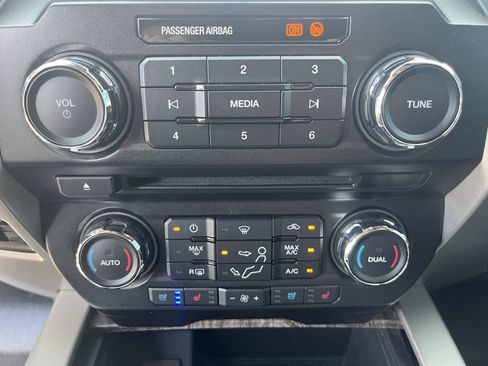 Used 2017 Ford F250 Lariat w/ Lariat Value Package AWD/4WD image 27