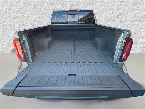 Used 2024 GMC Sierra 1500 SLT image 12