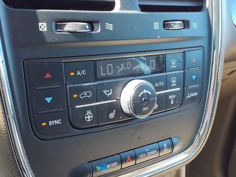 Used 2011 Chrysler Town & Country Limited image 26