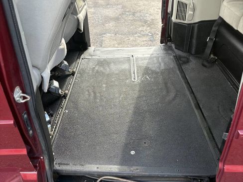 Used 2014 Dodge Grand Caravan SXT w/ UConnect Hands-Free Group image 7