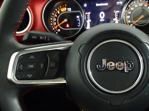 Used 2023 Jeep Wrangler Unlimited Rubicon AWD/4WD image 17