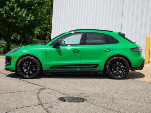 Used 2023 Porsche Macan GTS image 2