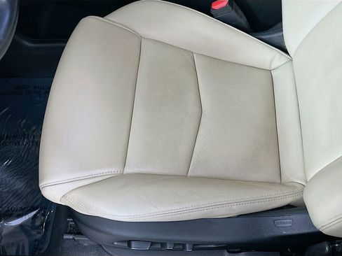 Used 2018 Cadillac XT5 Luxury w/ Driver Awareness Package AWD/4WD image 26