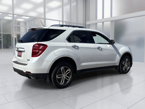 Used 2017 Chevrolet Equinox Premier w/ Enhanced Convenience Package AWD/4WD image 6