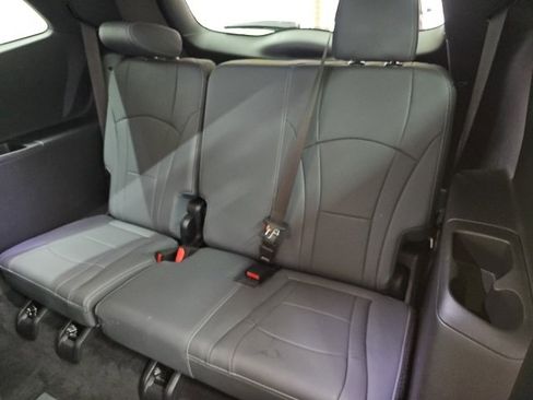 Used 2023 Buick Enclave Essence w/ Experience Buick Package image 5