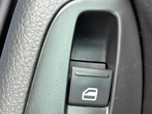 Used 2014 Volkswagen Jetta SE FWD image 34