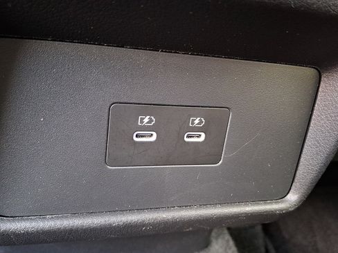 Used 2025 Nissan Rogue SV AWD/4WD image 12