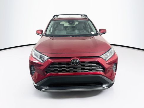 Used 2019 Toyota RAV4 Limited w/ Carpet Mat Package FWD image 2