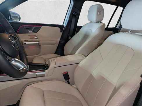 Certified 2025 Mercedes-Benz GLB 250 image 19