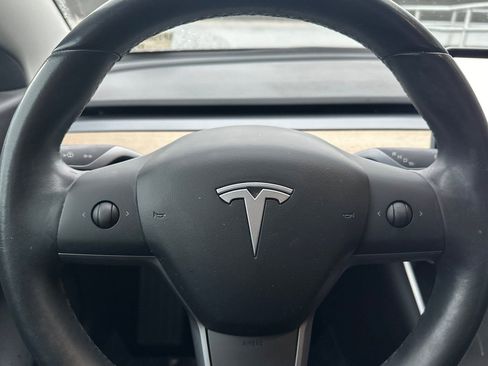 Used 2018 Tesla Model 3 Mid Range image 23