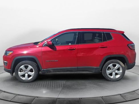 Used 2019 Jeep Compass Latitude AWD/4WD image 2