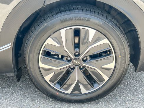 Used 2024 Kia EV6 Light RWD image 11
