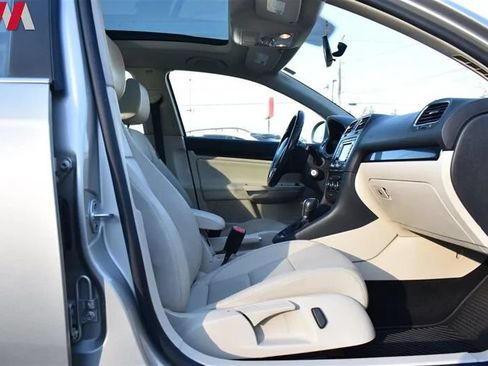 Used 2013 Volkswagen Jetta TDI FWD image 24