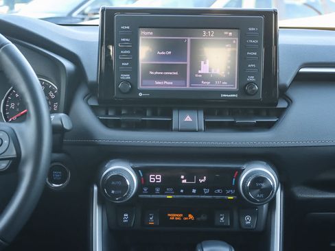 Used 2020 Toyota RAV4 XLE image 12