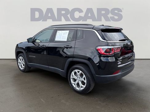 Used 2024 Jeep Compass Latitude AWD/4WD image 5