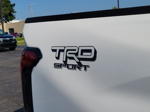 Used 2025 Toyota Tacoma TRD Sport AWD/4WD image 7