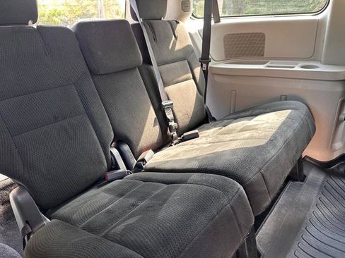 Used 2016 Dodge Grand Caravan American Value Package FWD image 16