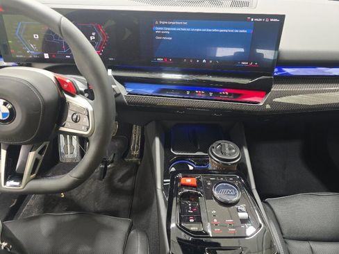 Used 2025 BMW M5 Touring image 11