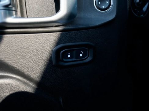 Used 2018 Jeep Wrangler Unlimited Rubicon AWD/4WD image 19