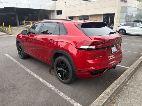 Used 2022 Volkswagen Atlas Cross Sport SEL R-Line AWD/4WD image 11