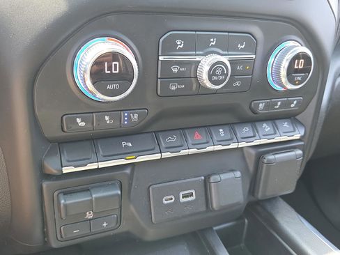 Used 2022 GMC Sierra 1500 Denali w/ Denali Premium Package image 21