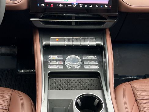 New 2026 Lincoln Nautilus Reserve w/ Jet Appearance Package AWD/4WD image 17