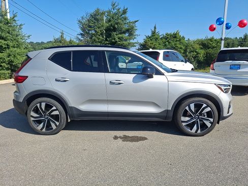 Used 2023 Volvo XC40 B5 Ultimate w/ Protection Package Premier AWD/4WD image 7