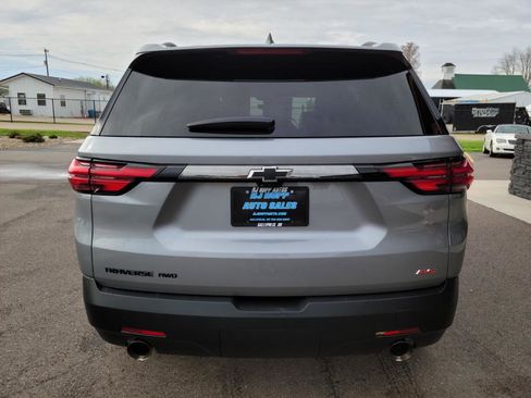 Used 2023 Chevrolet Traverse RS image 5