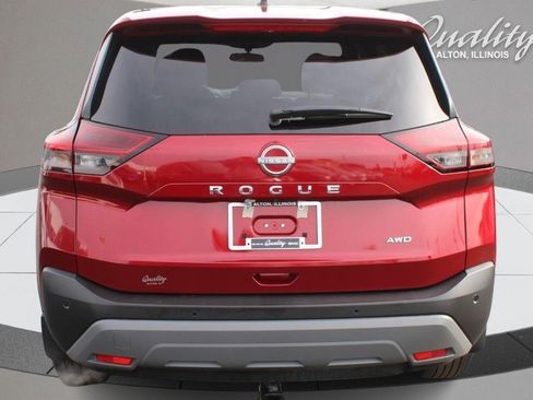 Used 2023 Nissan Rogue S image 5