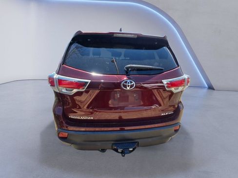 Used 2015 Toyota Highlander XLE AWD/4WD image 3