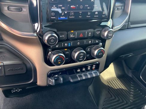 Used 2024 RAM 2500 Laramie w/ Safety Group AWD/4WD image 34