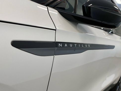 New 2025 Lincoln Nautilus Premier w/ Equipment Group 102A image 38