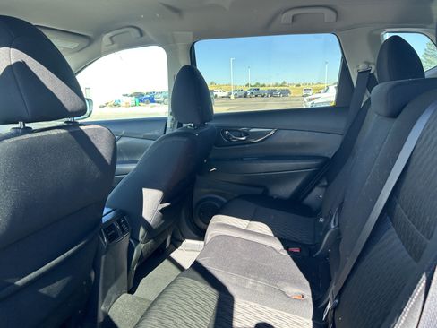 Used 2018 Nissan Rogue SV w/ Premium Package AWD/4WD image 10