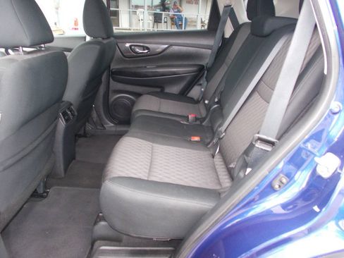 Used 2018 Nissan Rogue SV AWD/4WD image 6