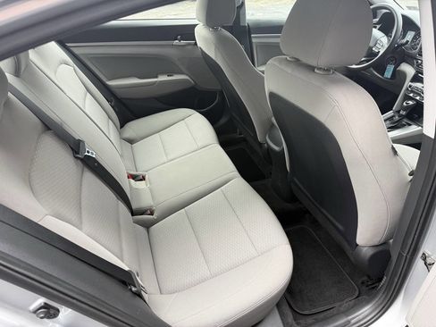 Used 2020 Hyundai Elantra SEL image 16