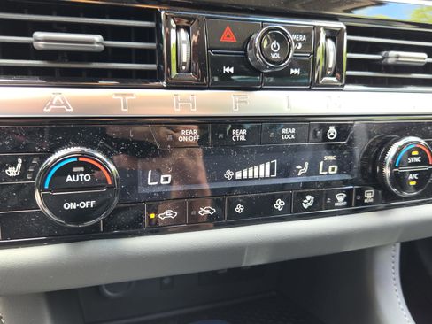 New 2026 Nissan Pathfinder SL FWD image 18