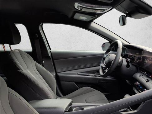 Used 2025 Hyundai Elantra SEL FWD image 27