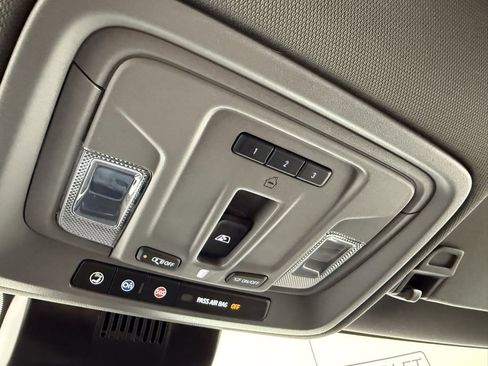 Used 2025 Chevrolet Silverado 1500 LT image 25