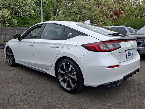 Used 2025 Honda Civic Sport Touring image 4