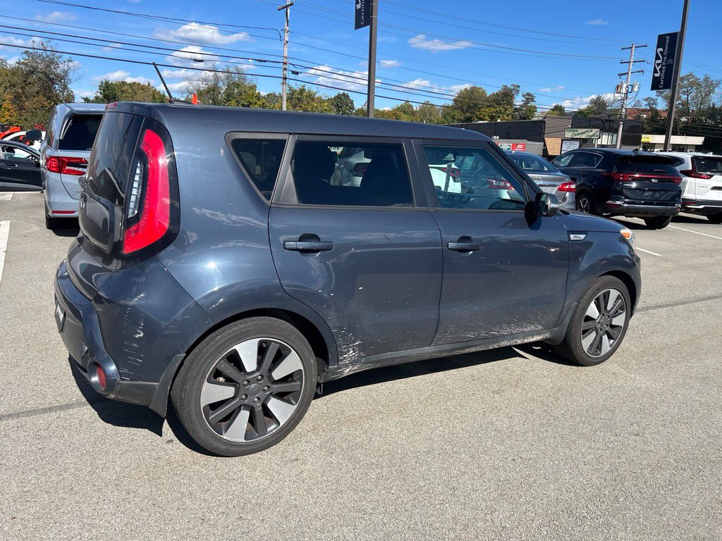 Used 2015 Kia Soul ! FWD image 6