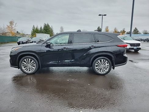 Used 2021 Toyota Highlander Platinum image 4