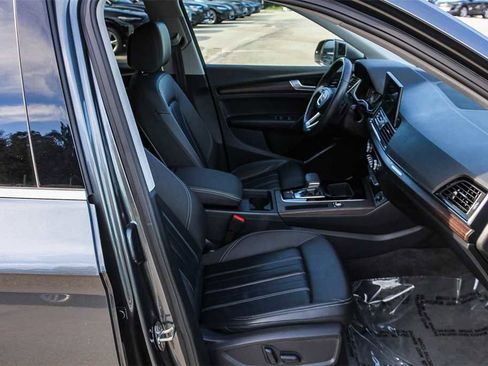 Used 2023 Audi Q5 2.0T Premium w/ Convenience Package image 17