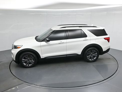 Used 2023 Ford Explorer XLT w/ Equipment Group 202A RWD image 42