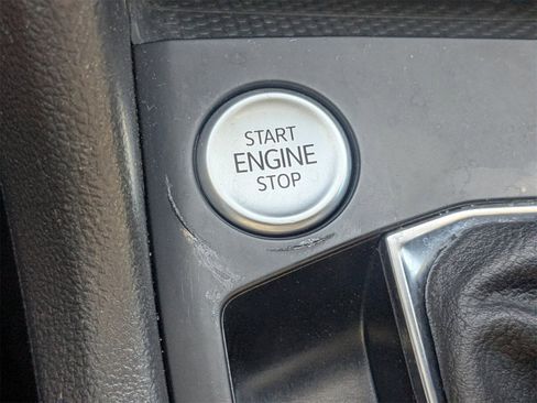 Used 2022 Volkswagen Taos SE image 31