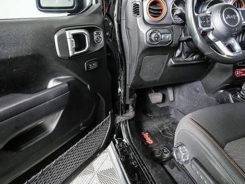 Used 2022 Jeep Gladiator Mojave w/ Trailer Tow Package AWD/4WD image 8
